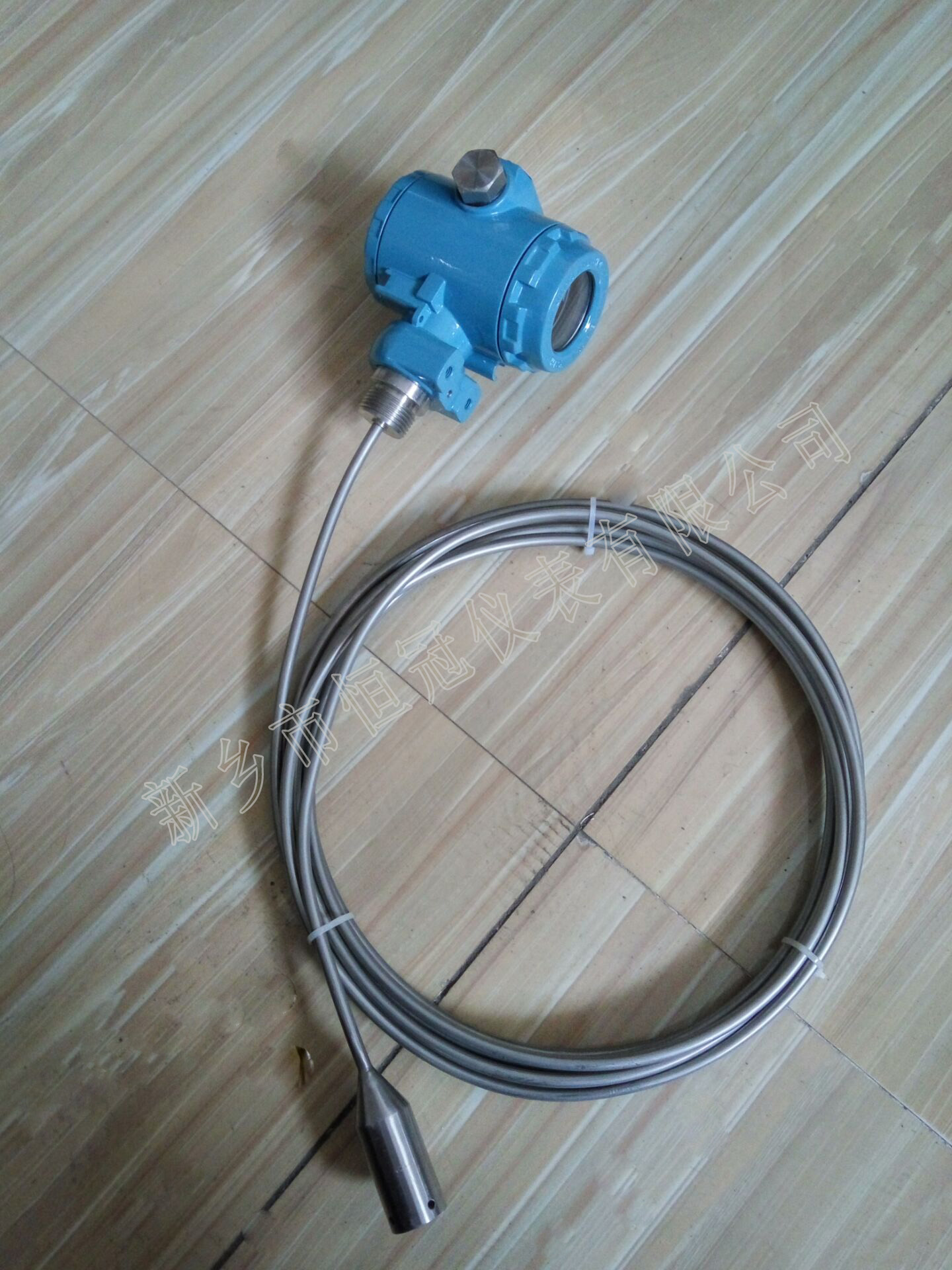 江蘇省訂制的智能油位傳感器（鋼纜型）已發(fā)貨，杜經(jīng)理您保持手機(jī)暢通，以方便接收